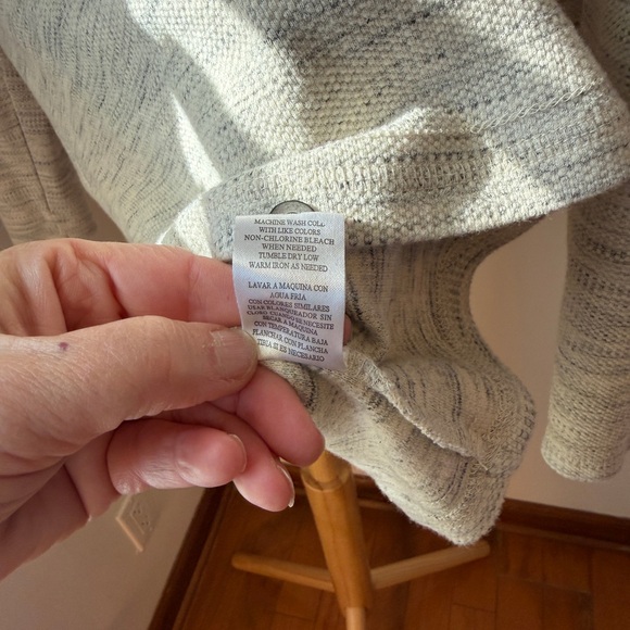 BKE Buckle Men’s Oatmeal Henley Pullover Ling Sleeve Size Medium Heathered Tan - Picture 4 of 6